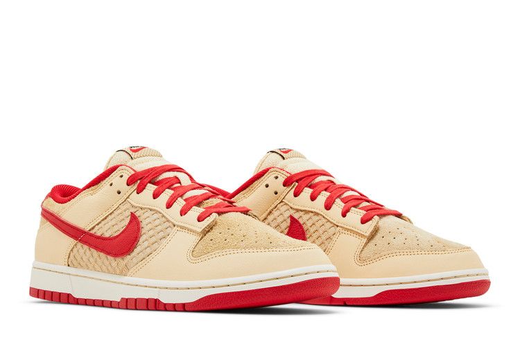 Nike Dunk Low Retro SE Strawberry Waffle